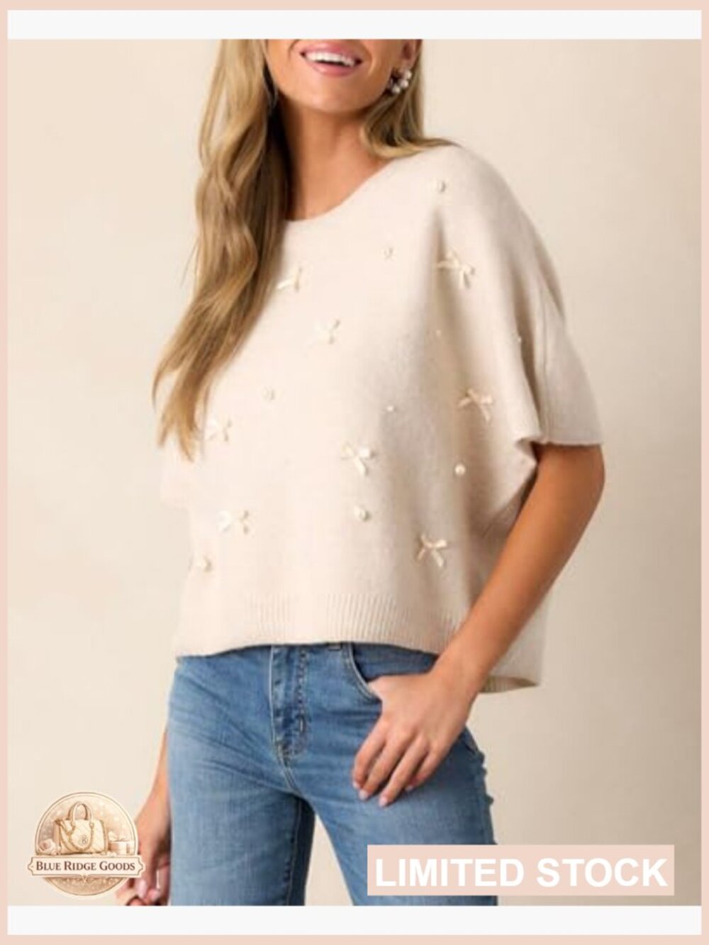 Cropped Pullover Sweater with Bow and Pearl Embellishments Y2K Chic - Picture 5 of 6